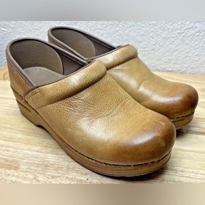Dansko Honey Clog